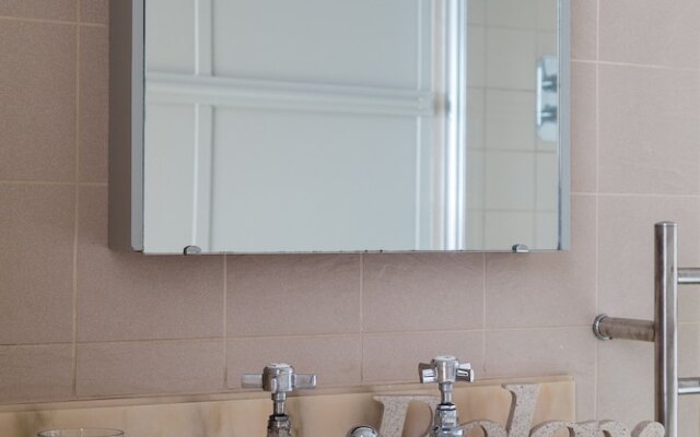 Bloom Field Court Apartments