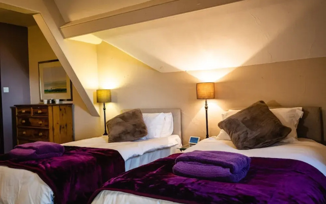 Lonsdale Villa Retreat