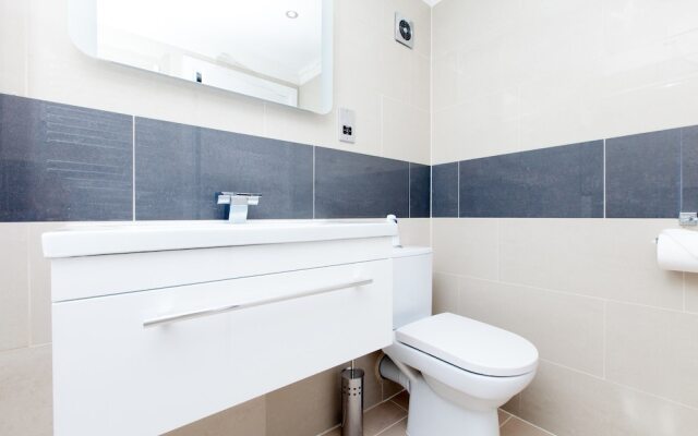 Leith Walk: Lovely Renovated Lower Flat W/parking