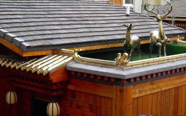 Yiyinju Holiday Hotel