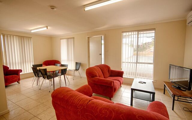 Robetown Motor Inn & Apartments