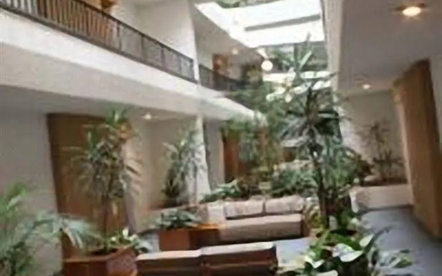 Suites Real 85