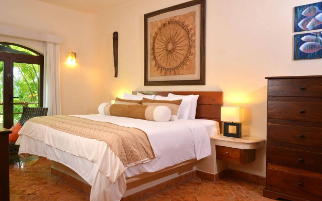 Porto Playa Condo Hotel & Beachclub
