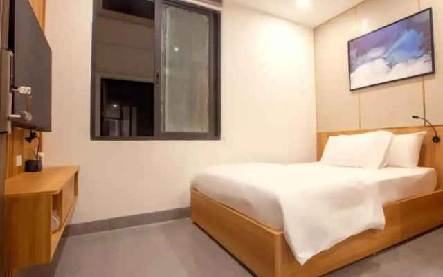 Elysees Hotel