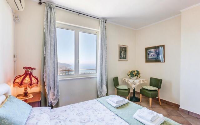 Beautiful Home in Agropoli SA With Wifi and 4 Bedrooms