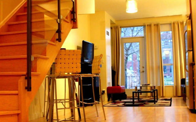 JJ Furnished Apartments Downtown Toronto: King's Luxury Loft