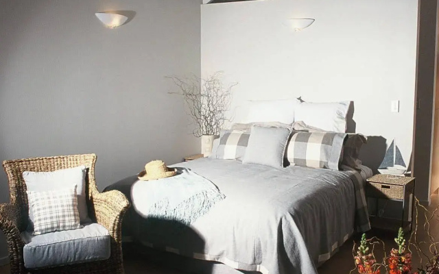 The Moorings Studio Apartments