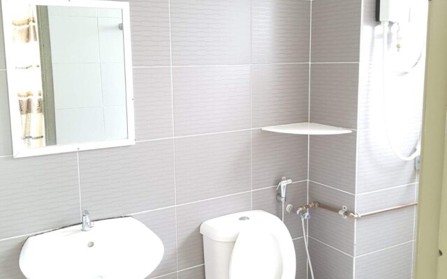 OYO Home 90354 Camlodge Royal Lily