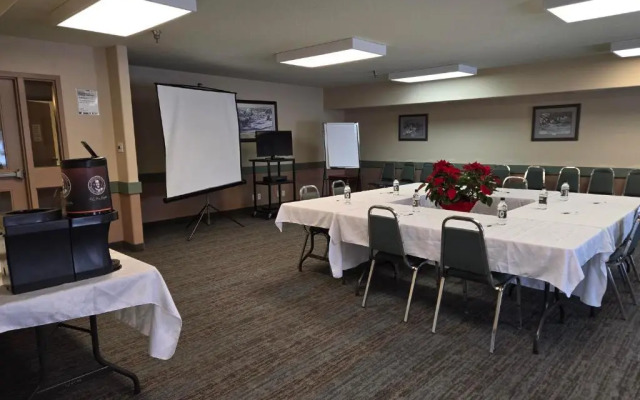 Super 8 Swan River MB
