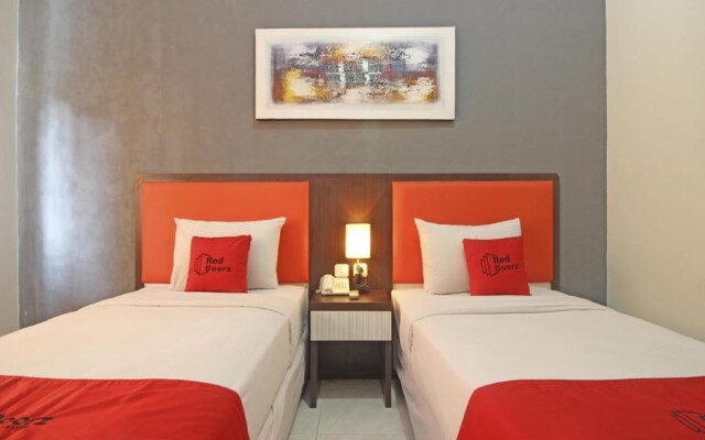 RedDoorz Plus near Keraton Solo