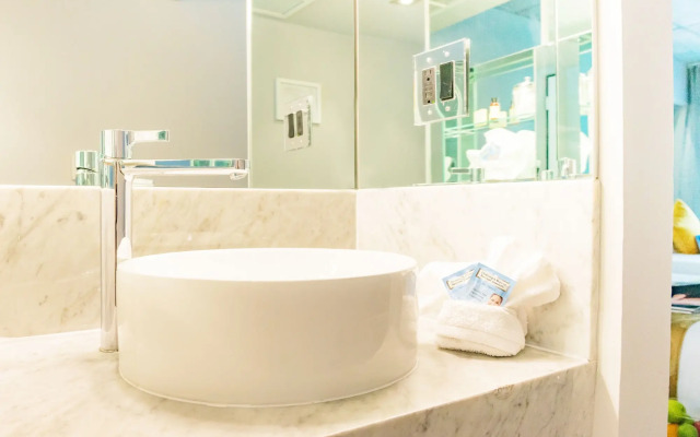 Riviera Hotel South Beach