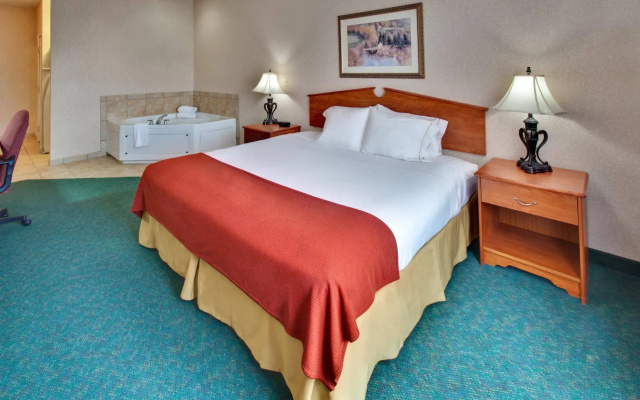 Holiday Inn Express Hotel & Suites Vermillion by IHG