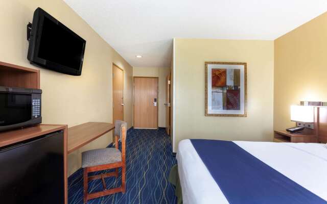 Microtel Inn & Suites by Wyndham Gulf Shores