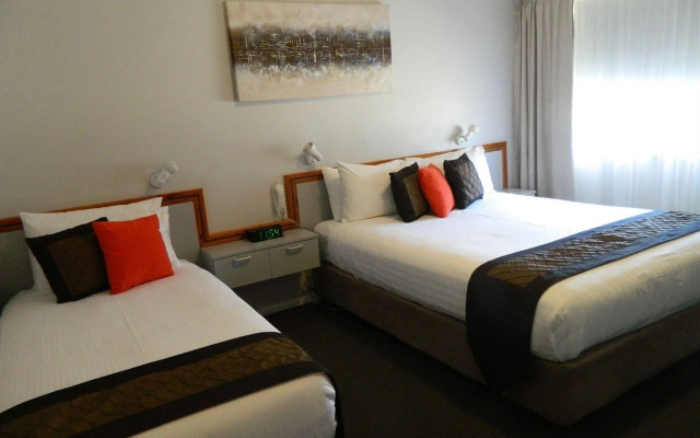 Orana Windmill Motel