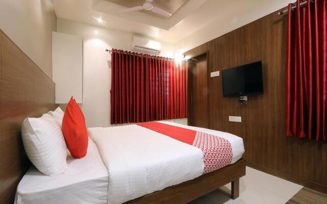 OYO 12844 Sri Sai Suites