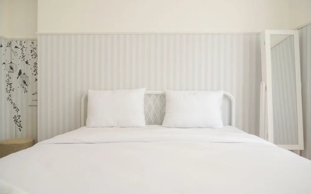 2BR with Comfortable Design at Podomoro Golf View Apartment – Guest Rooms – Depok
