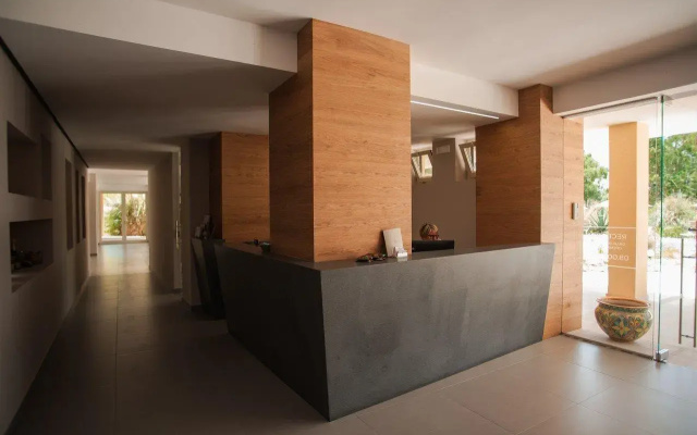 Luna Minoica Suites & Apartments