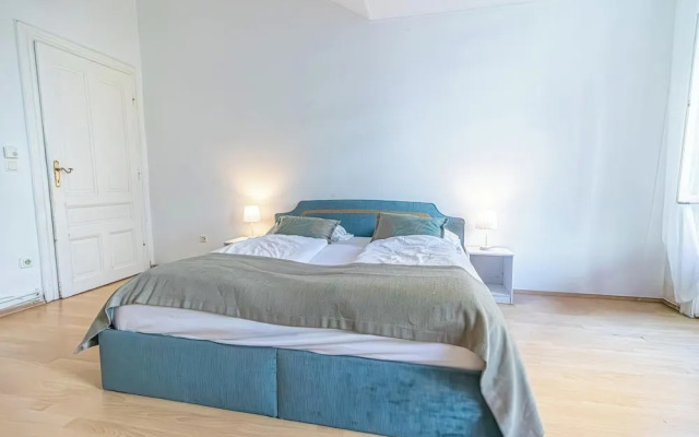 Modern 2BR Apt Longstay Sleeps 5