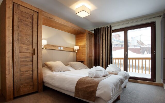 Luxury Apartment With a Balcony in the Lively Arc 2000