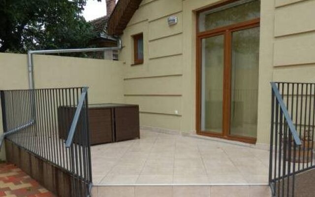 Pannonia Apartments