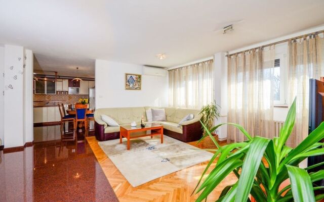 Apartment Snjezana