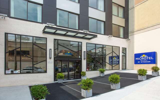 Microtel Inn by Wyndham Long Island City