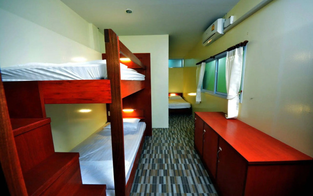 Phangan Barsay Hostel