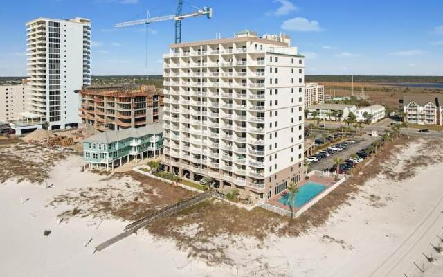 2br/2ba Sleeps 8, Beachfront w/ Pool