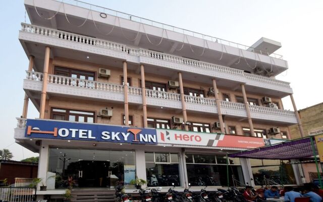 OYO 23499 Hotel Sky Inn