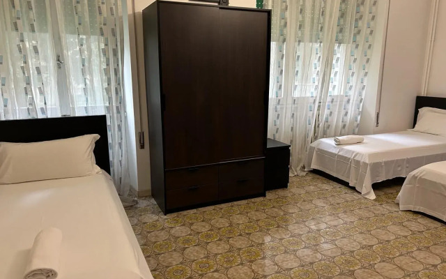 Venice Night 25 Family Room D