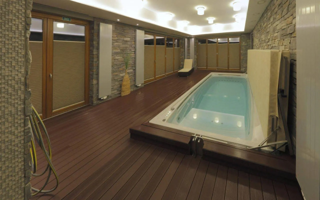 Esmarin Wellness Hotel