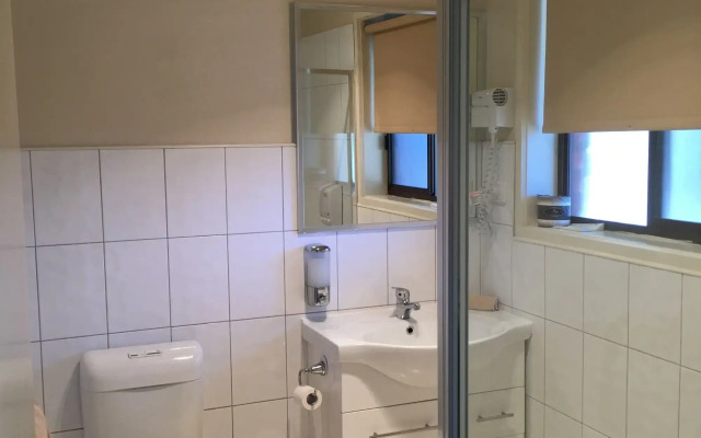Melton Motor Inn & Apartments