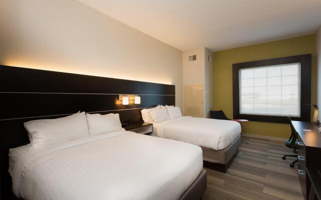 Holiday Inn Express And Suites Reading, an IHG Hotel