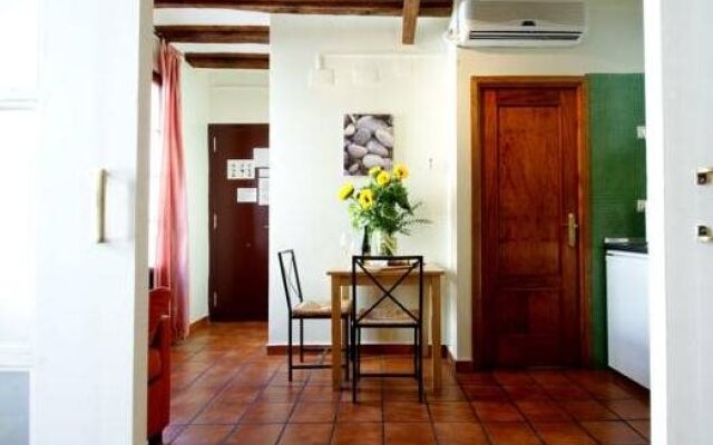 Feel Good Plaza Real