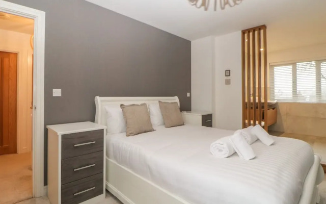 2 White Rock Court