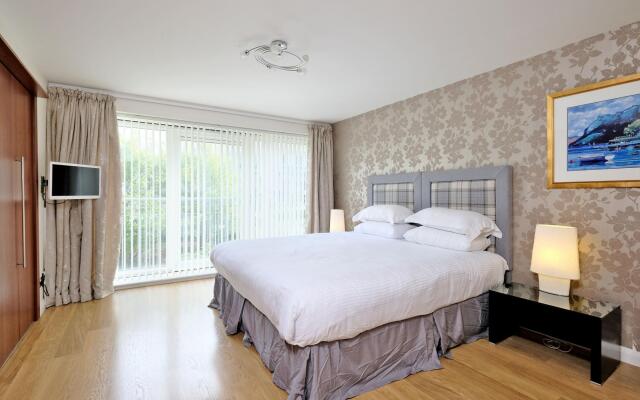Deluxe and Secure Apartment Close to Aberdeen City Centre