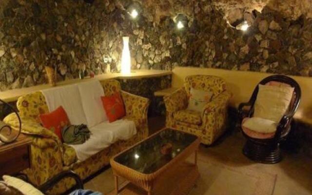 Finca Toredo Large Heated Pool,Hot Tub,Bar/Games Room,Gym,Cave, Free WiFi