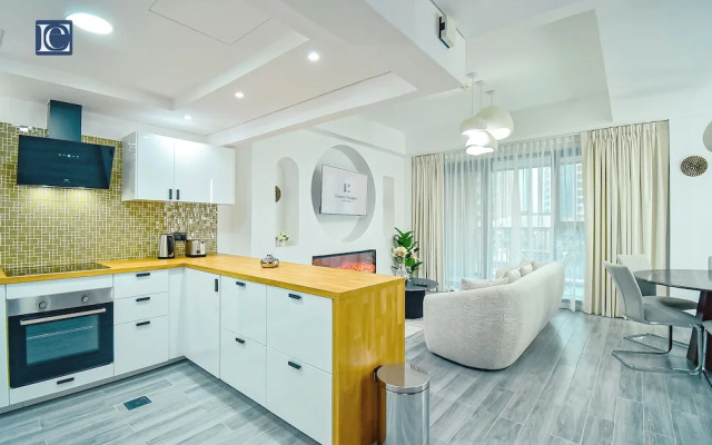 Elegant 3BR Apt. 4 Balconies in 29 Blvd