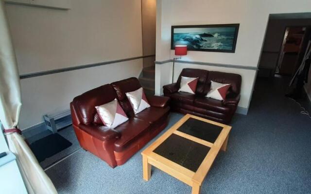 Grimsby-Cleethorpes Sleeps 7