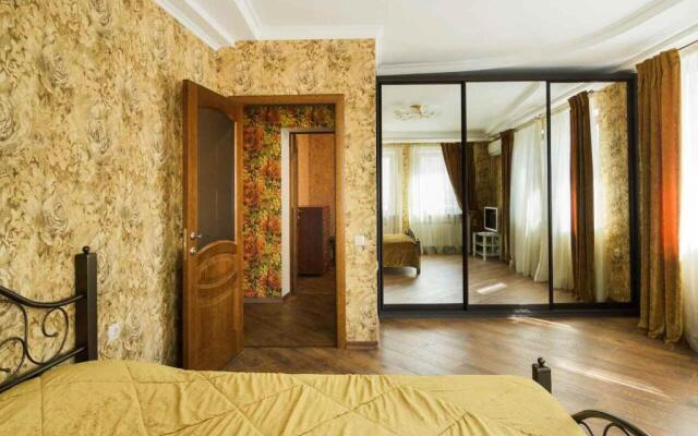 Apartment In Deribasovskay Street 20