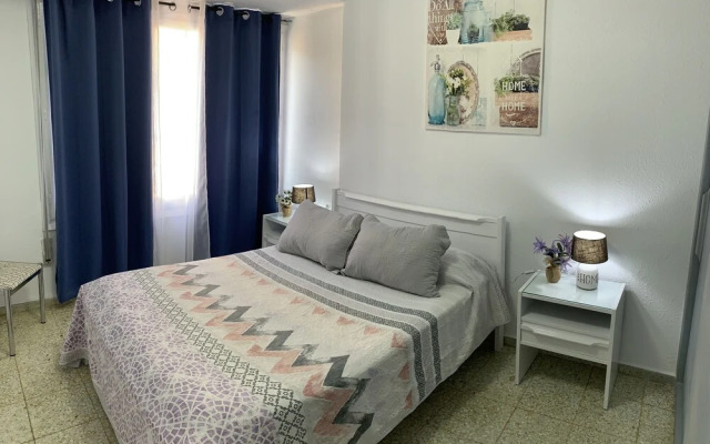 Delightful 3 Bedroom Apartment With Terrace Esp1ev