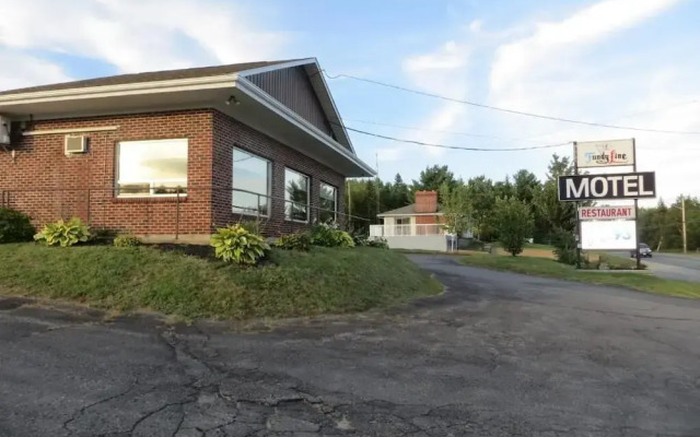 Fundy Line Motel