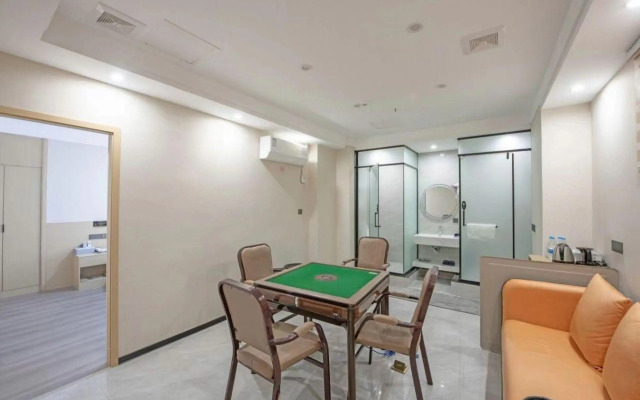 Huaining Sanfu Holiday Inn