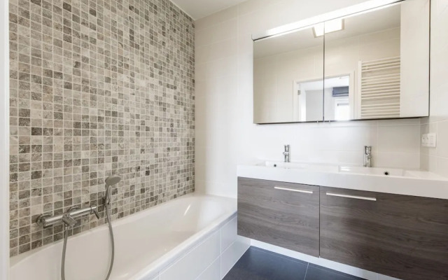 Beautiful Apartment by the sea