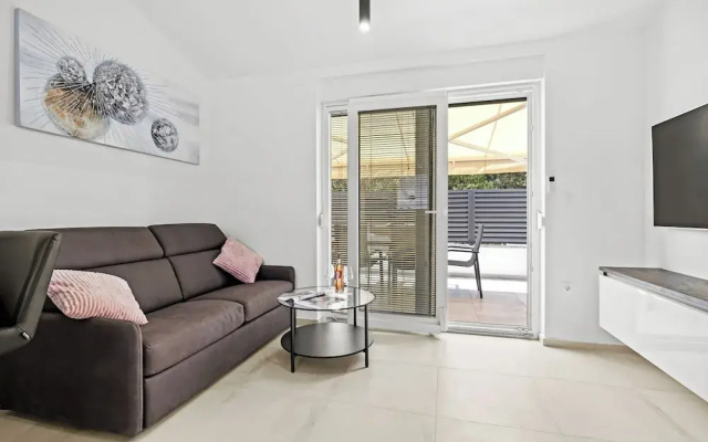 Apartment, 100m From the Beach