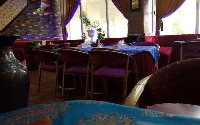 Karvansara Pars Hotel