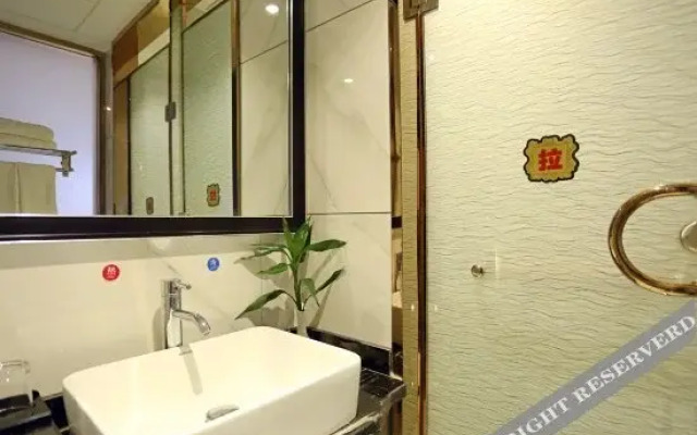 Zhangjiajie Peninsula Hotel