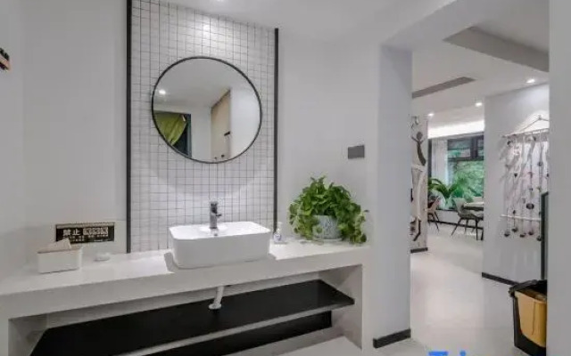 Blooming Lotus Hostel