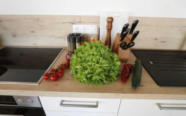 Welcoming Apartment Near Lake