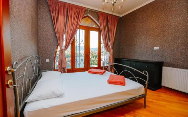 Laguna Villa - Pool, Sauna, Events - at Bazaleti Lake